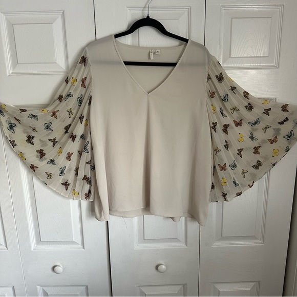 Cato Womens Ivory Butterfly Pleated Sleeve Top Sz M Boho Fairy Festival Whimsy - Picture 1 of 12